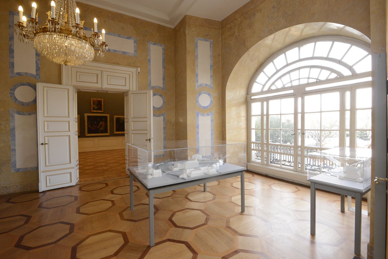 Raumansicht: Turmzimmer mit Architekturmodellen des Schlosses im Oldenburger Schloss