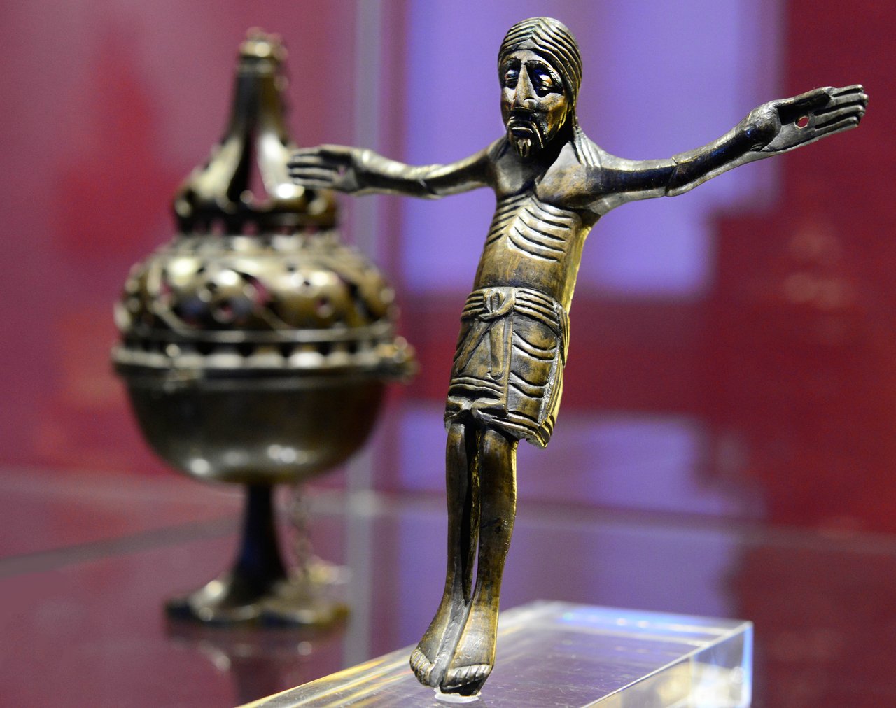 Unbekannter Künstler, Romanischer Bronzekruzifixus, 1240 bis 1260