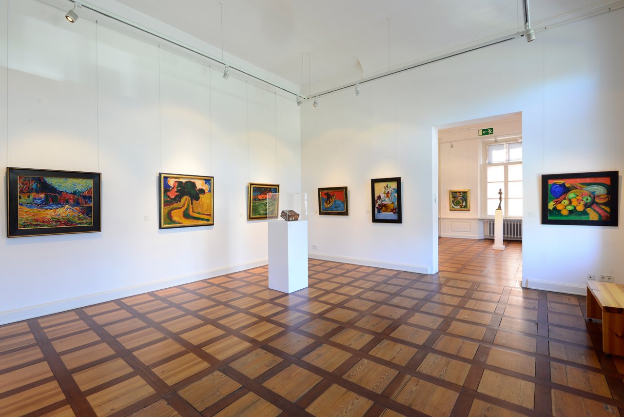 Blick in den Ausstellungsraum „Maler der Brücke in Dangast” in der Galerie Neue Meister im Prinzenpalais